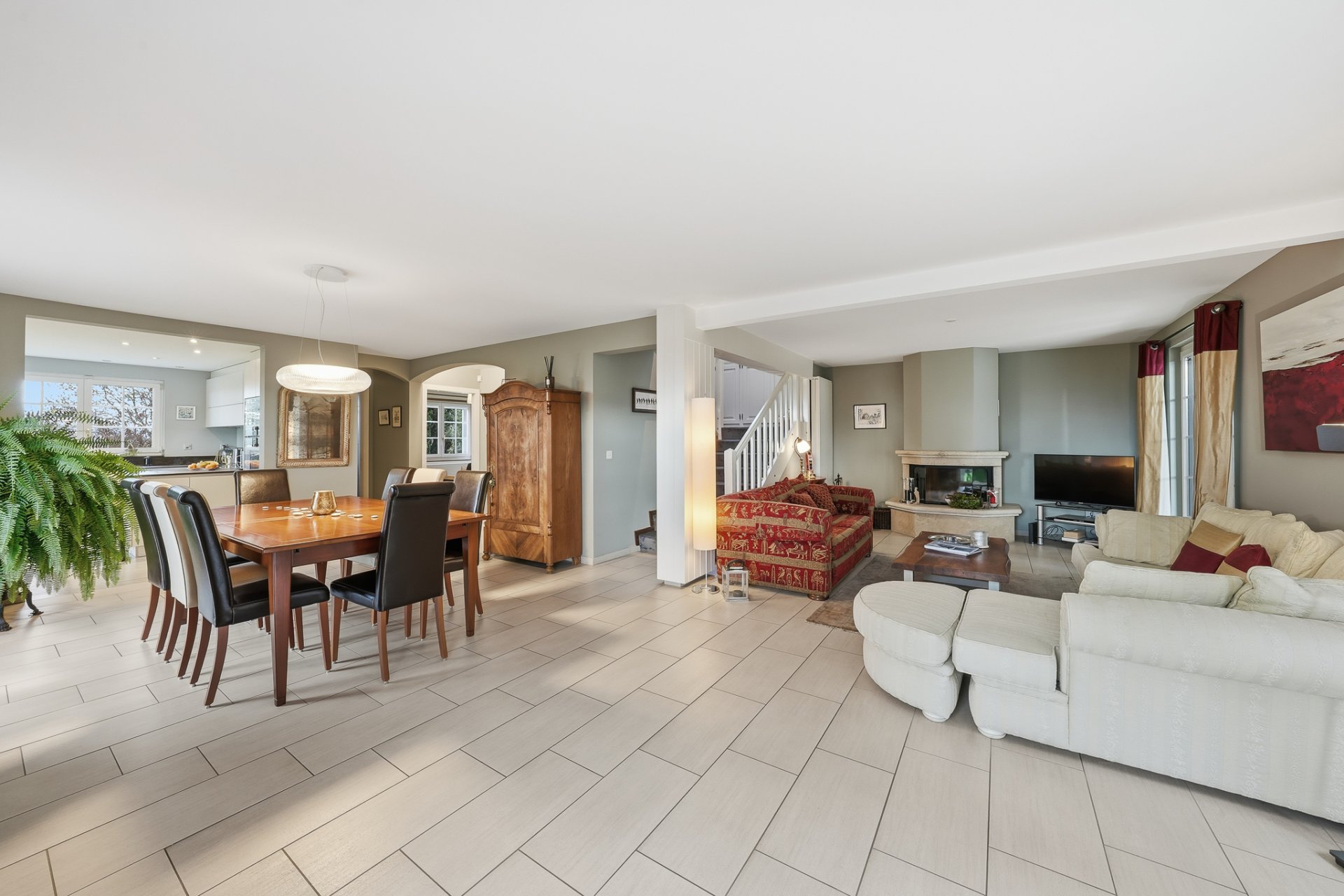 CUGY - Belle villa rénovée avec vue