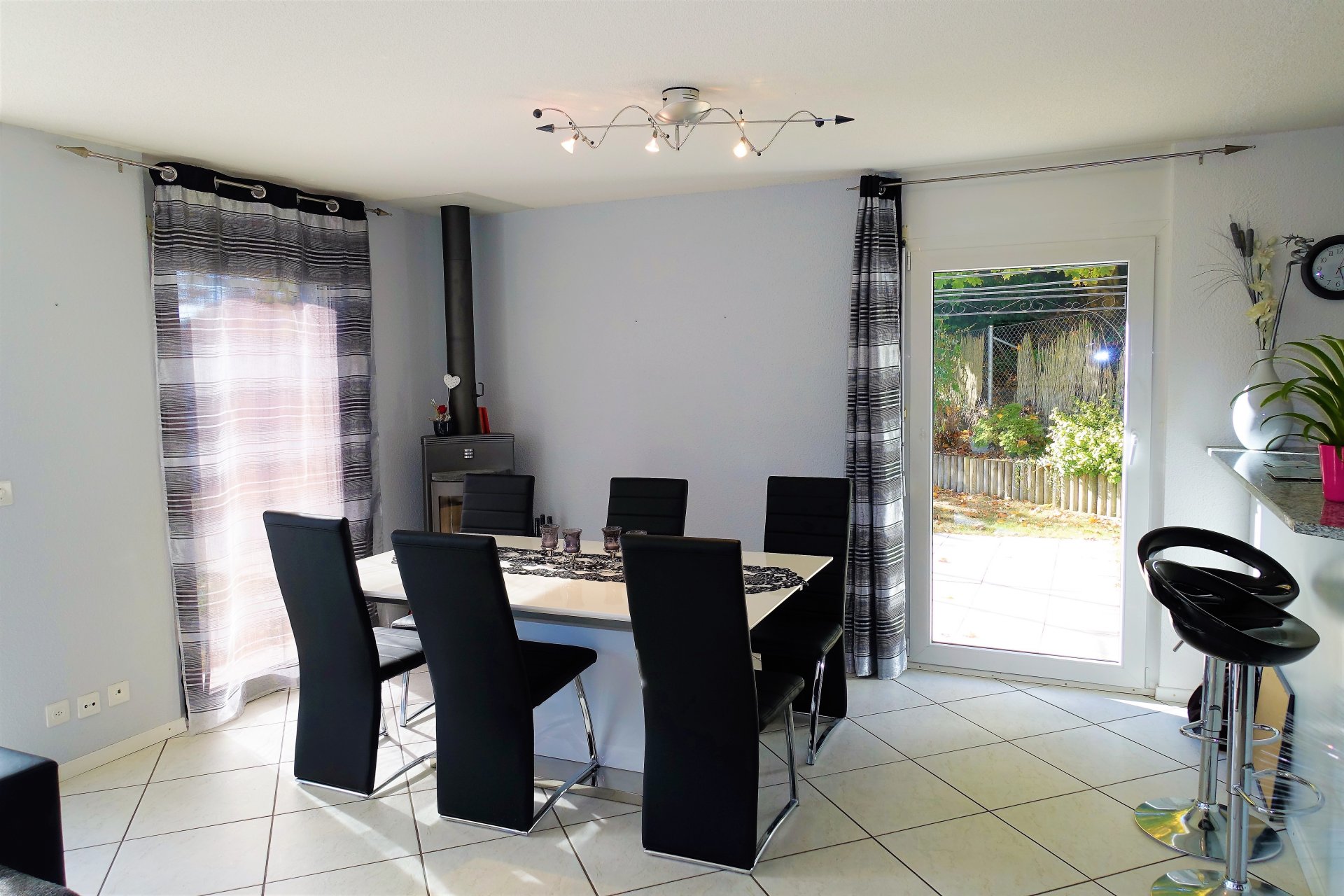 Contemporaine et spacieuse villa 