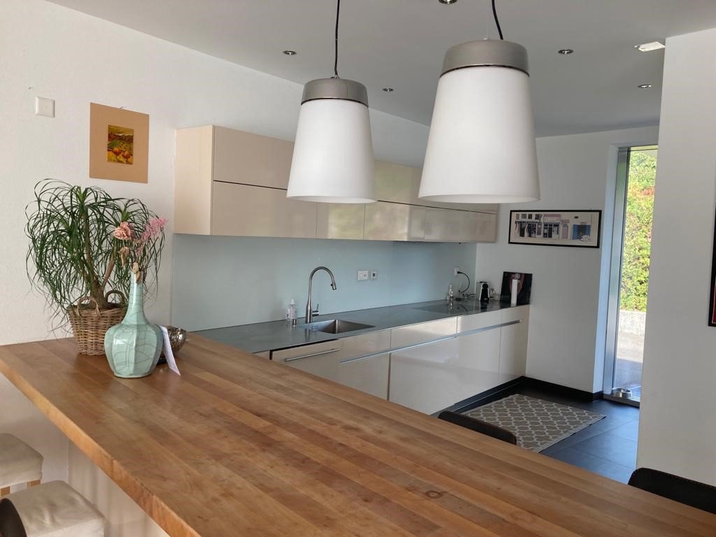 Contemporaine et vaste villa individuelle 