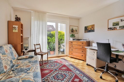 Appartement traversant avec terrasses et jardin